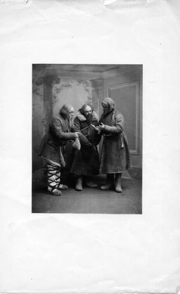 Группа трех мужиков из комедии Льва Толстого «Плоды просвещения» (Гг. Садовский, Макшеев и Гецман), 1910-е, г. Москва