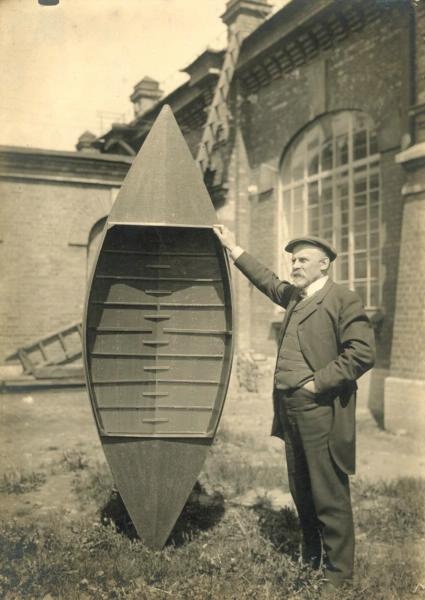 С лодкой, 1890 - 1910