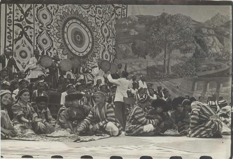 Праздничный концерт, 1930-е