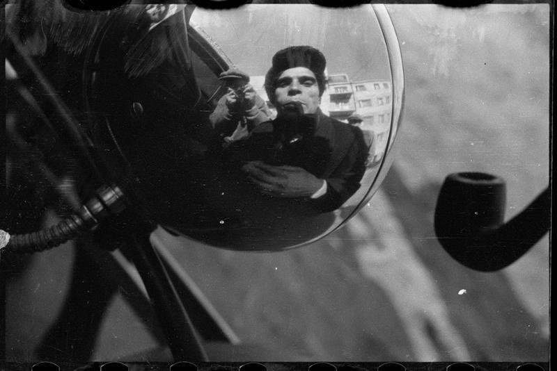 Портрет шофера, 1925 год, г. Москва. Выставки «Остались за кадром»,&nbsp;«10 лучших фотографий: зеркало», «1932-й. До и после. Родченко» с этой фотографией.