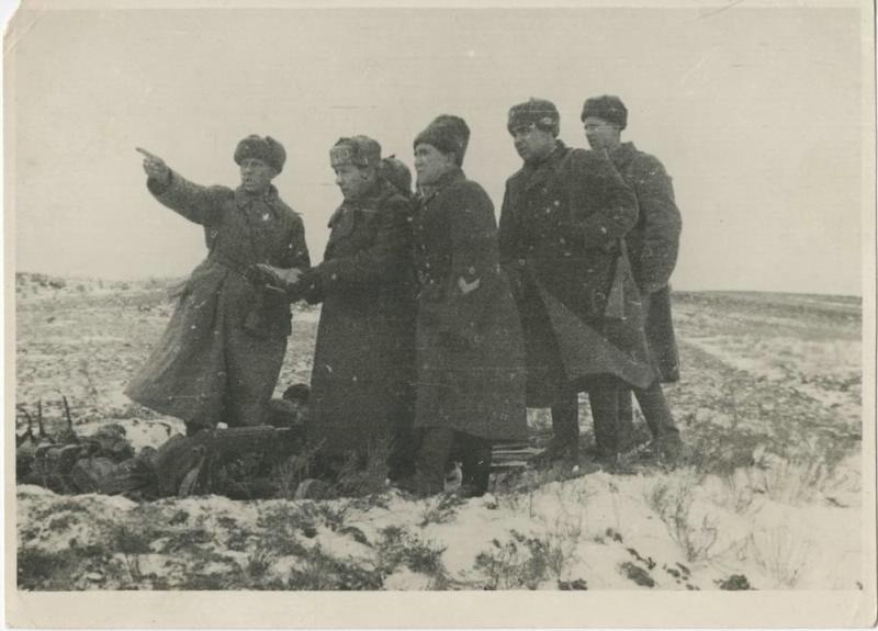 Офицеры на передовой позиции, 1 октября 1941 - 31 марта 1943
