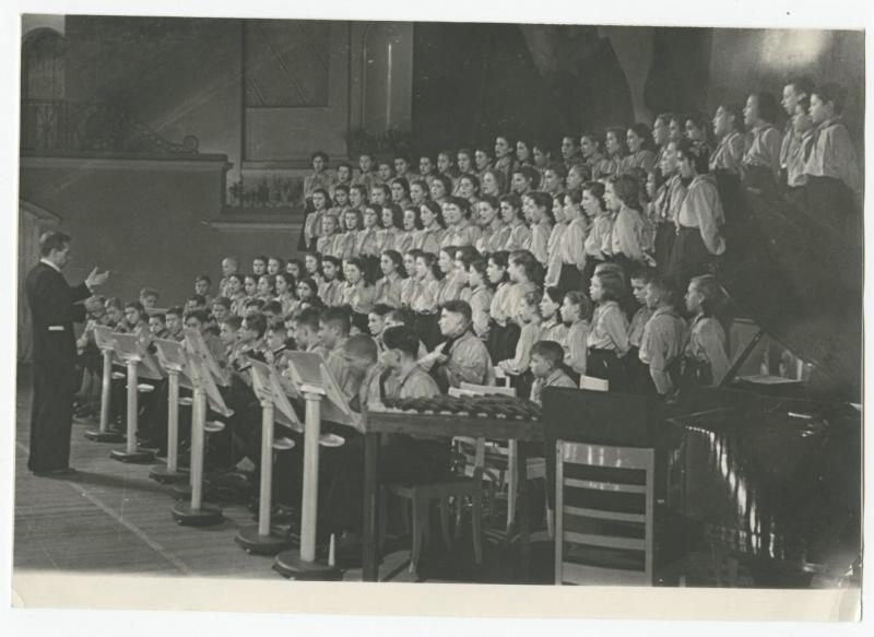 Концерт детского хора и оркестра в Концертном зале им. П.И. Чайковского, 1950-е, г. Москва