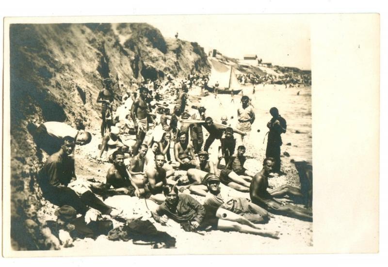 Гастрольная поездка театра имени Всеволода Мейерхольда. На пляже, 1927 - 1933
