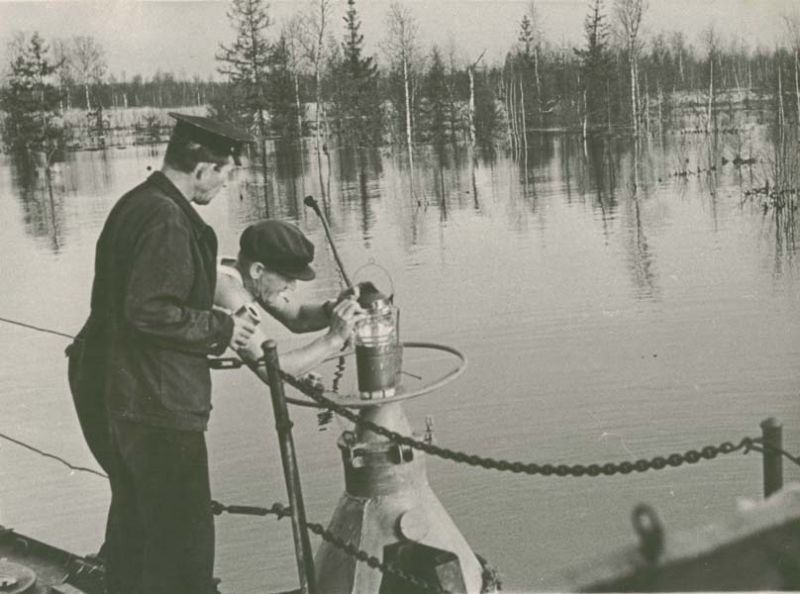 Фото "На Череповецком море заправка автоматической путевой сигнализации ...
