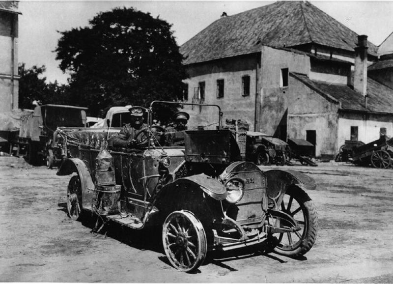 Автомобиль «Case», поврежденный при отступлении, 1914 - 1918, с. Перемышль