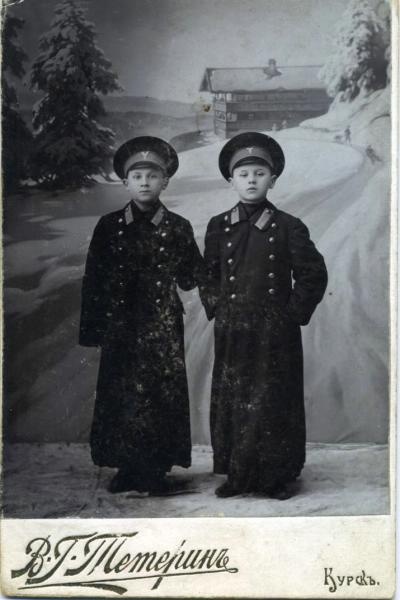 Портрет мальчиков-гимназистов, 1910-е, г. Курск