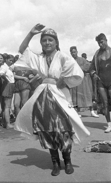Пионеры Киргизской ССР, 1937 - 1938, г. Москва. Физкультурный парад на Красной площади.