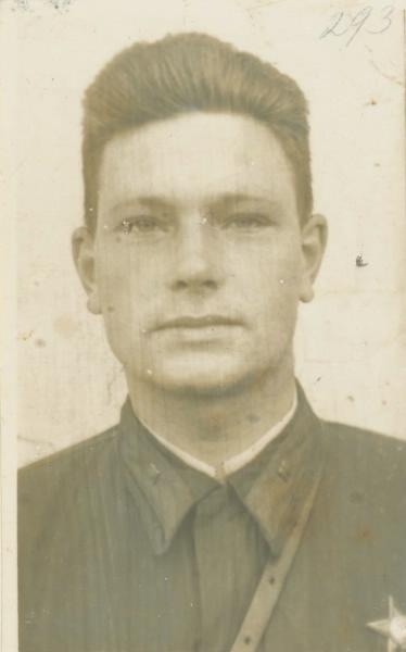 Командир танковой роты 27-й гвардейской отдельной танковой бригады младший лейтенант Василий Мартехов, 1942 год