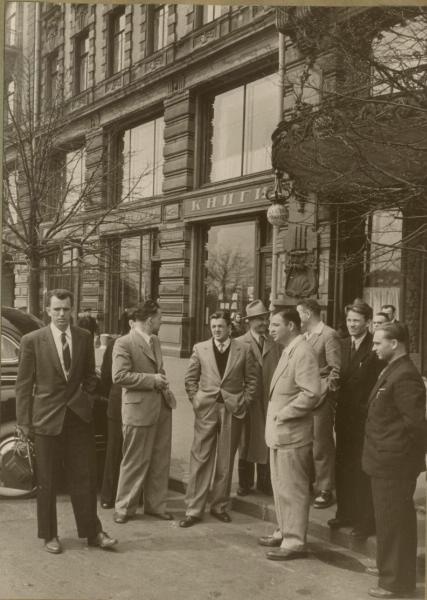 Участники встречи на Эльбе у гостиницы «Националь», 9 - 18 мая 1955, г. Москва