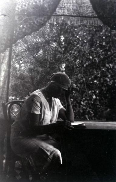 Портрет женщины с книгой, 1910-е