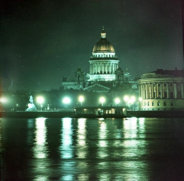 Ночной вид на Исаакиевский собор с Невы, 1960-е, г. Ленинград