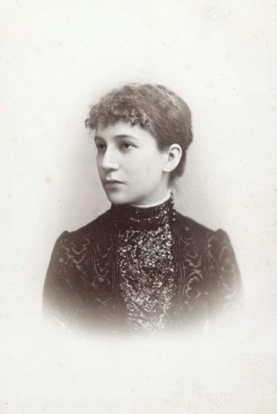 Портрет девушки, 1898 - 1900, г. Москва