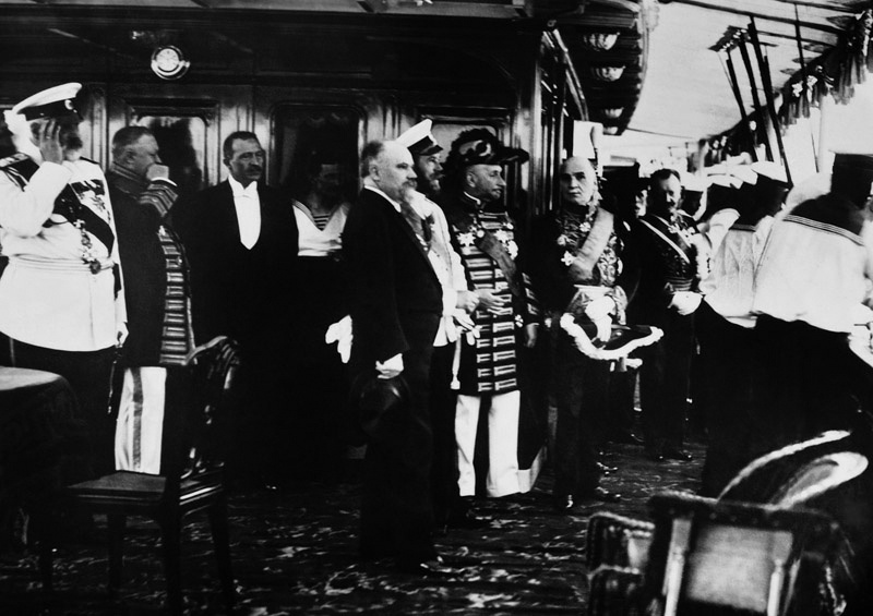 Встреча Николая II и президента Раймона Пуанкаре на борту яхты «Александрия», июль 1914, г. Санкт-Петербург