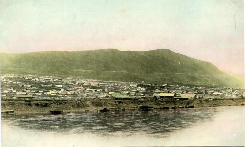 Город у подножия горы, 1910-е
