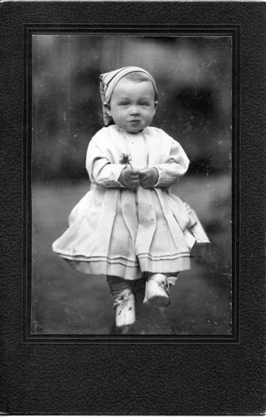 Портрет девочки, 1910-е. Выставки&nbsp;«10 модных фотографий: 1910-е»&nbsp;и «Мода ХХ века в 100 фотографиях» с этим снимком.