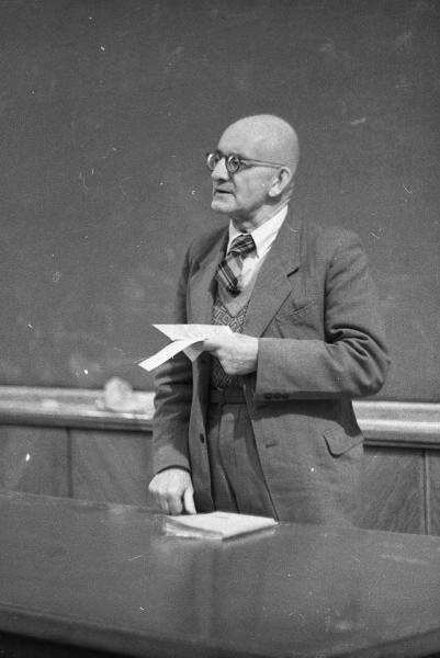 Академик Павел Сергеевич Александров в аудитории, 1964 год, г. Москва