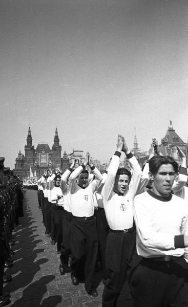 Физкультурный парад на Красной площади, 1 мая 1949, г. Москва