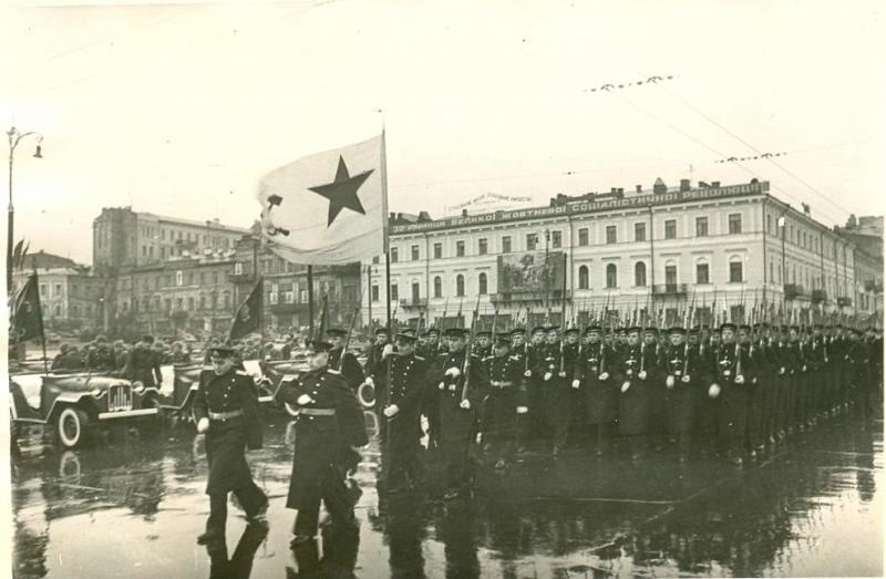 Демонстрация 7 ноября 1949 года, 7 ноября 1949, Украинская ССР, г. Киев